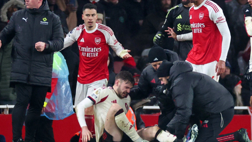 过分了！多角度看马丁内利怒推重伤的布拉德利引发冲突 还砸球泄愤