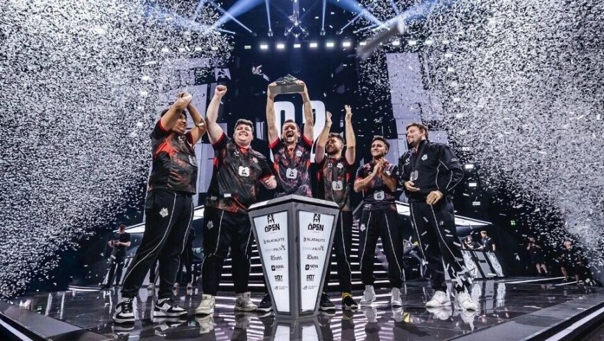 科维奇捧起奖杯！G2大战五图逆转Vitality，夺得他们的2025年首冠