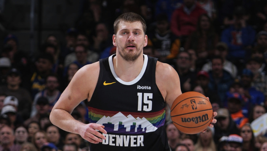 约基奇空砍38+8+5！单节17分难阻掘金崩盘 提前一节投降吞39分惨败