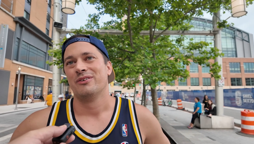 NBA总决赛G4见闻：印第安纳万人空巷 会讲中文的步行者球迷愿望落空