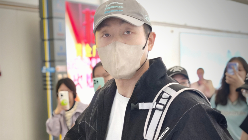 许昕机场挥手告别！裁判无视对手超级回抛，无声抗争是他最后风度