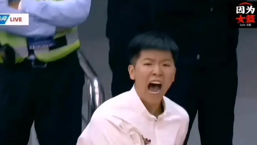 首败！广东女篮主场终止连胜！张子宇贡献10分证明能打硬仗！