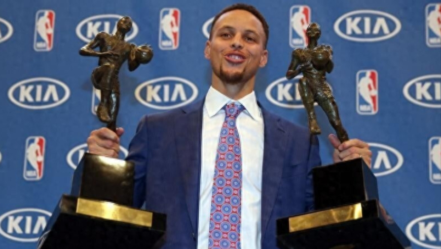 翻遍整个NBA历史，拿过MVP全都进了名人堂，唯独他可能进不了！