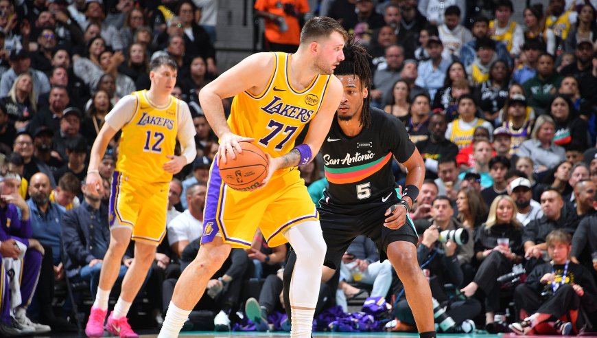 湖人惨败马刺！詹姆斯休战东契奇38+三双 文班16+14+4帽