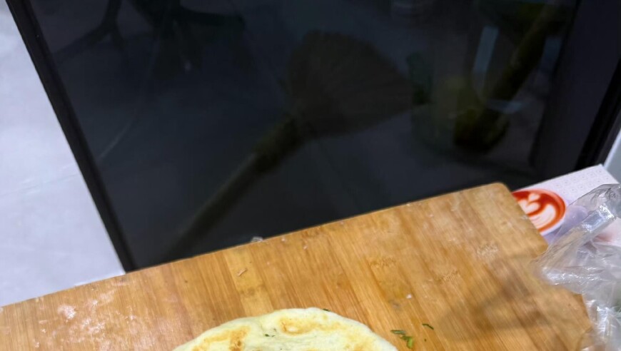 JDG下路选手GALA分享美食照：今天一称过个年涨了10斤