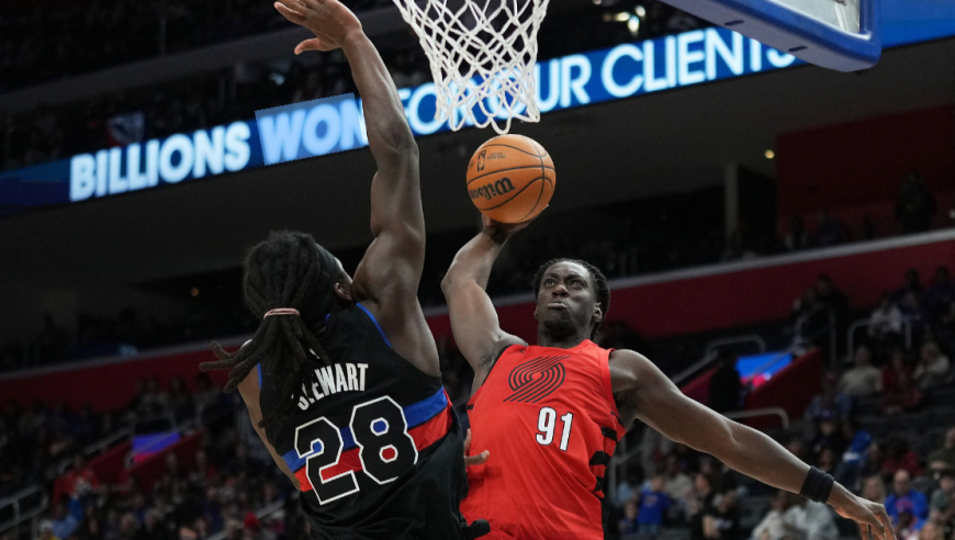 6日NBA官方十佳球：公牛科比极限滞空拉杆 快船科比隔扣阿尔达马