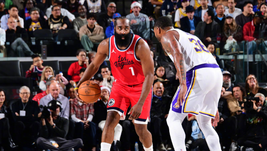 湖人爆冷不敌快船！詹姆斯36分，小卡爆发，一战可以看清四位球星