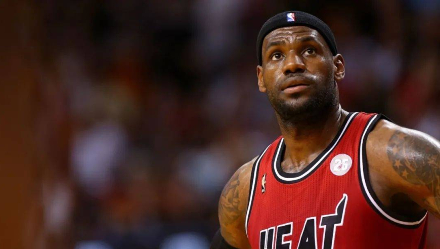 视觉盛宴！14年NBA十大扣篮：詹姆斯死亡隔扣 乔治360暴扣
