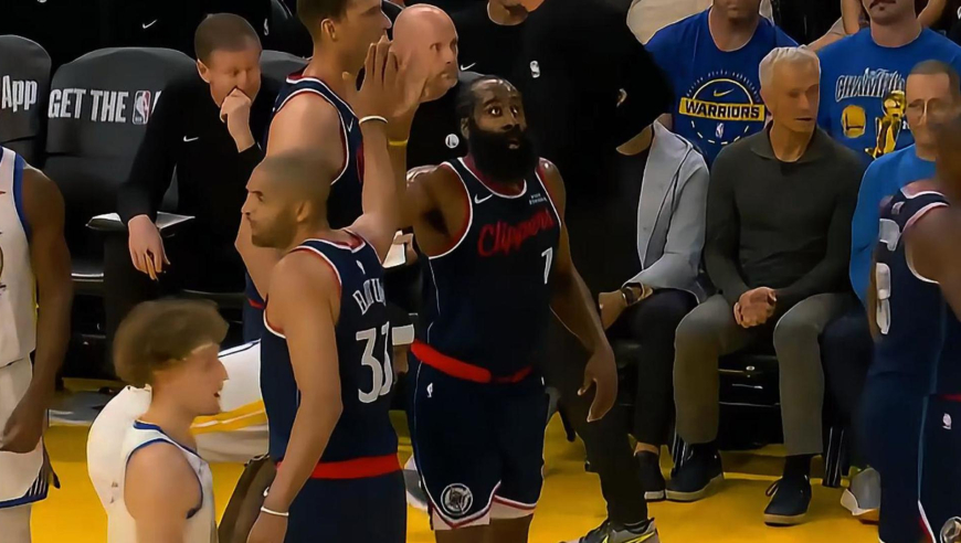 一打勇士就来劲！哈登首节一分钟时间连轰8分包揽快船全部得分