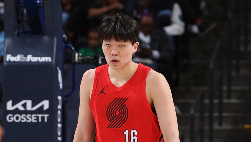 杨瀚森G联赛vs国王14分全过程：连秀丝滑脚步+左手勾手自己都笑了