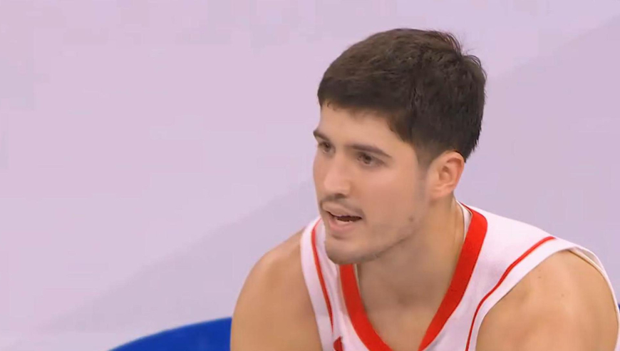 真的厉害！火箭谢泼德连续抢篮板完成一条龙得分还上演扣篮