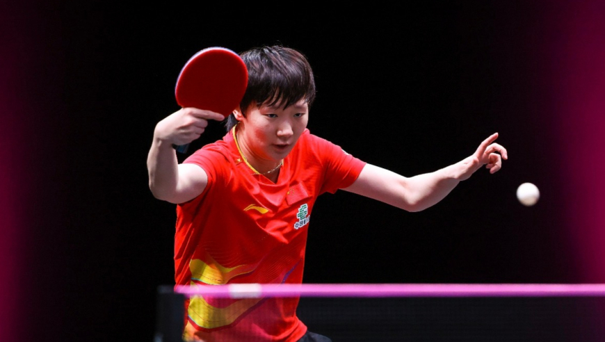 赛点 | 王曼昱罕见高抛发球，持续更新武器库，仅半局适应遭遇战