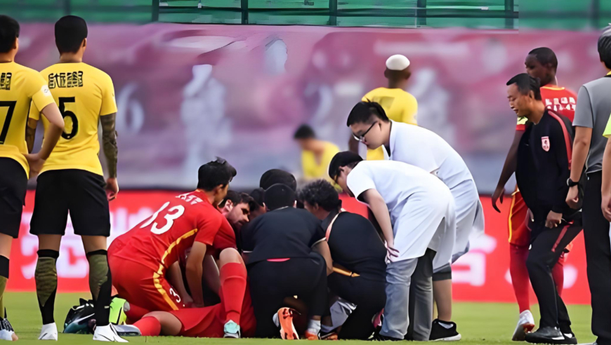 体坛记忆｜世界杯裁判成焦点，两记有效进球遭黑哨，央视解说发声质疑