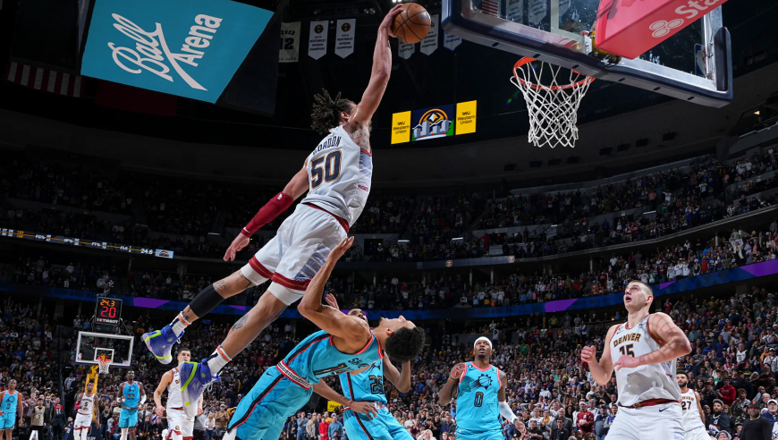 年终大战12大精彩镜头：戈登扣翻沙梅特居首 罗斯绝杀科比排第3