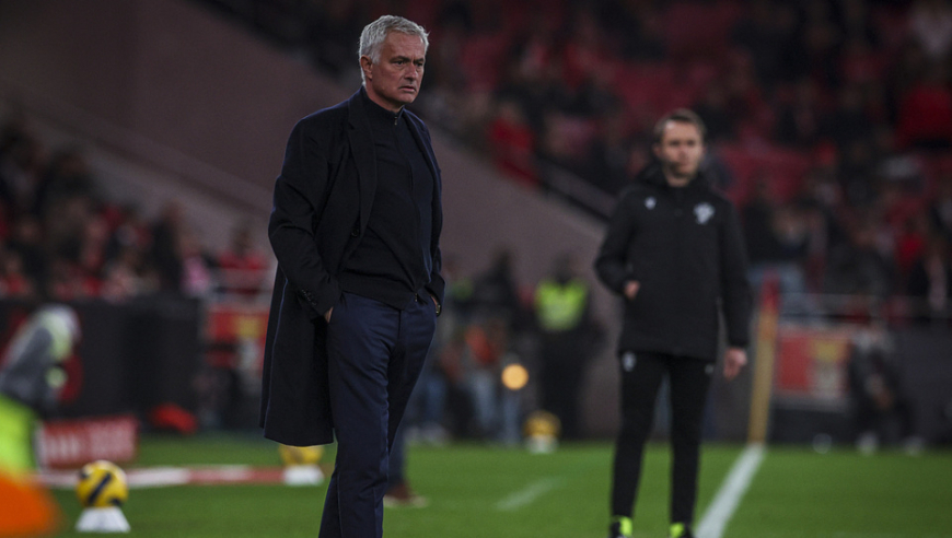 2-0！葡超30冠霸主8连胜+开局16轮不败，62岁穆帅绝望：已被甩开10分