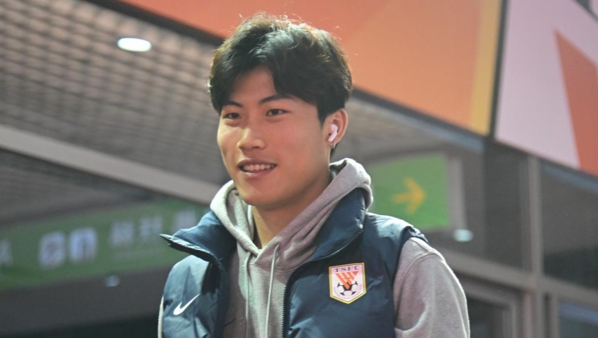 鲁能当红国脚新赛季确定留洋？已现身西甲球队，训练画面意外流出