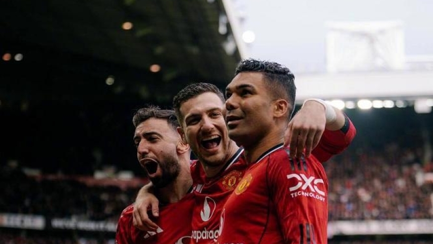 B费助攻双响独享队史第1人，曼联3-1维拉，卡里克比肩英超3大名帅