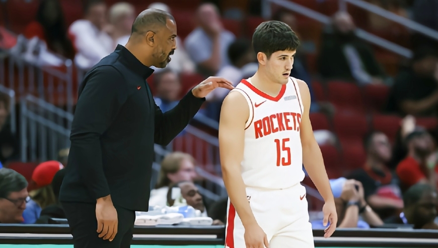 火箭大战勇士，谢泼德单节11分，手感火热，NBA杯:火箭小鬼当家！