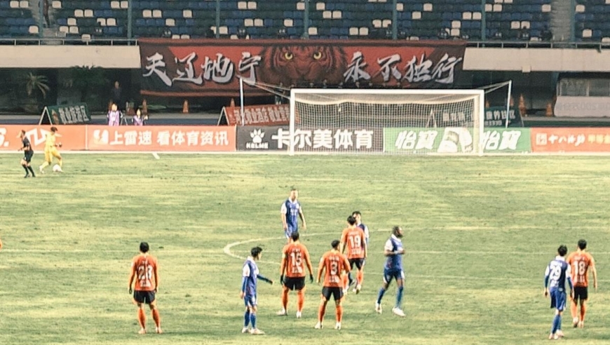 中甲积分榜：重庆领先2分，广州豹紧追冲超区，石家庄控分大师