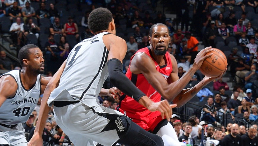 火箭5连胜遭终结！杜兰特扎心一战：惨遭文班隔扣+8失误创赛季新高