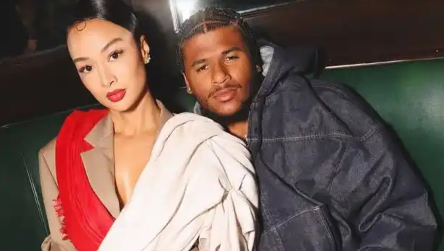 太阳格林为大17岁女友纹身 二人年龄相差悬殊但感情甚笃