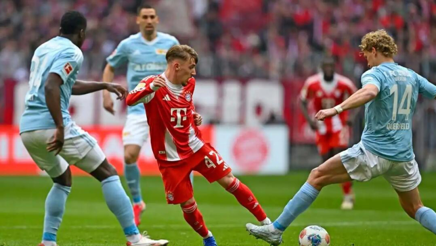 德甲-拜仁4-0柏林联合暂12分领跑，格纳布里双响，凯恩、奥利塞破门