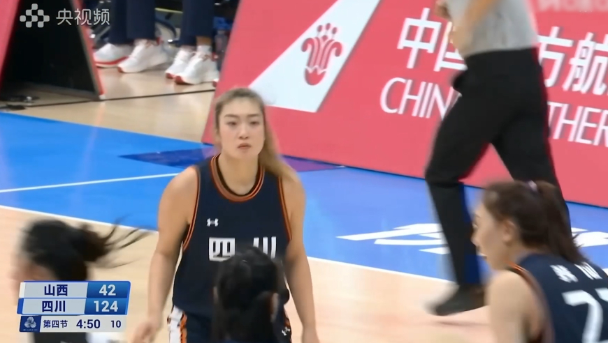 79秒狂轰9分！李梦21+6集锦：11中9高效发挥不愧勒布朗梦