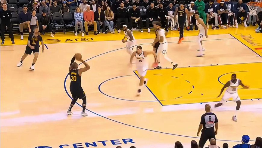 投到约基奇头皮发麻！勇士老霍福德vs掘金首节单节11分3助攻全过程