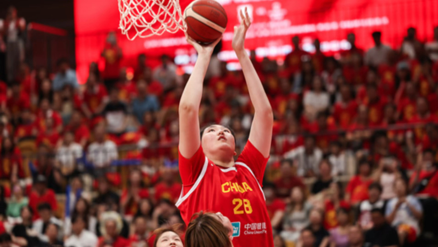 中国女篮复仇日本引热议！张子宇化身“核武器” 罚球25中12被吐槽