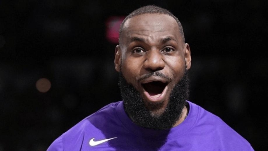 只差50场，NBA神级纪录诞生！都以为你要退役，你却“玩弄”球迷?