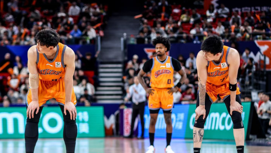 CBA排名又乱了！上海杀回第一，广东双杀深圳，辽宁四连胜卷土重来