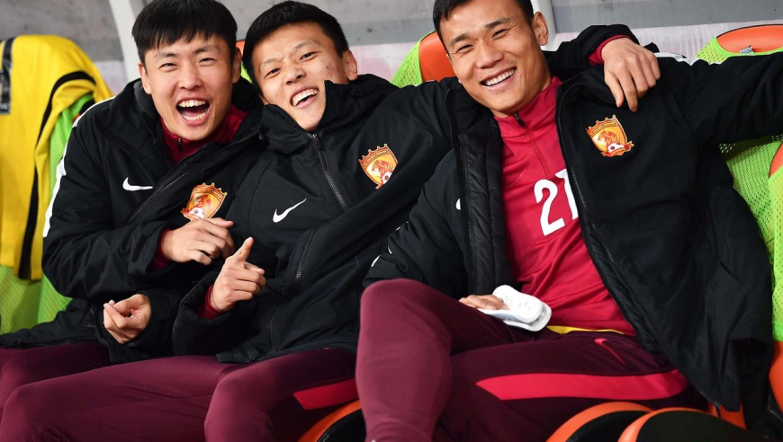 降维打击！回看老甲A前恒大旧将戴帽全过程，炸裂世界波强突两人拉不住