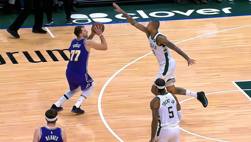 新大小王！里夫斯末节连中三记三分+东契奇五罚全中打到雄鹿投降