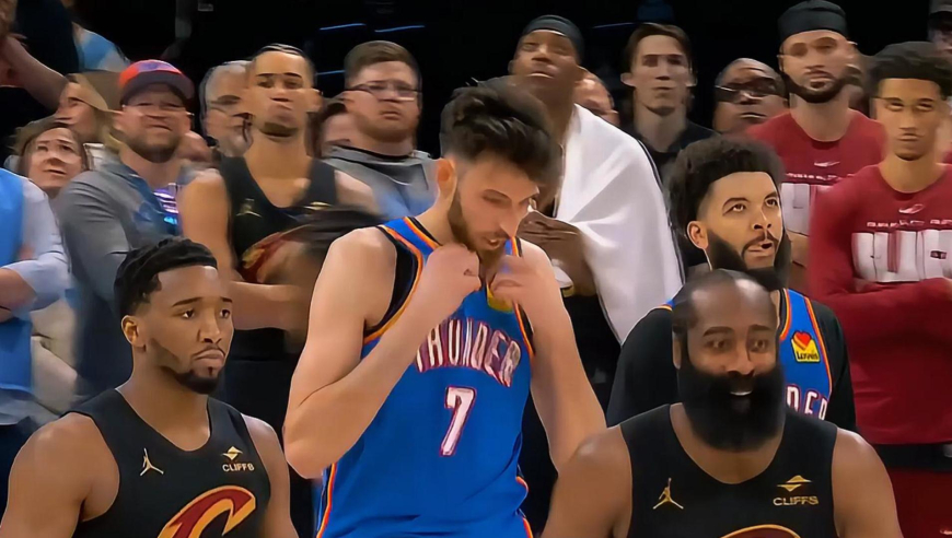 骑士雷霆生死时刻：雷霆疯狂给机会 哈登无出手机会骑士三分四连铁