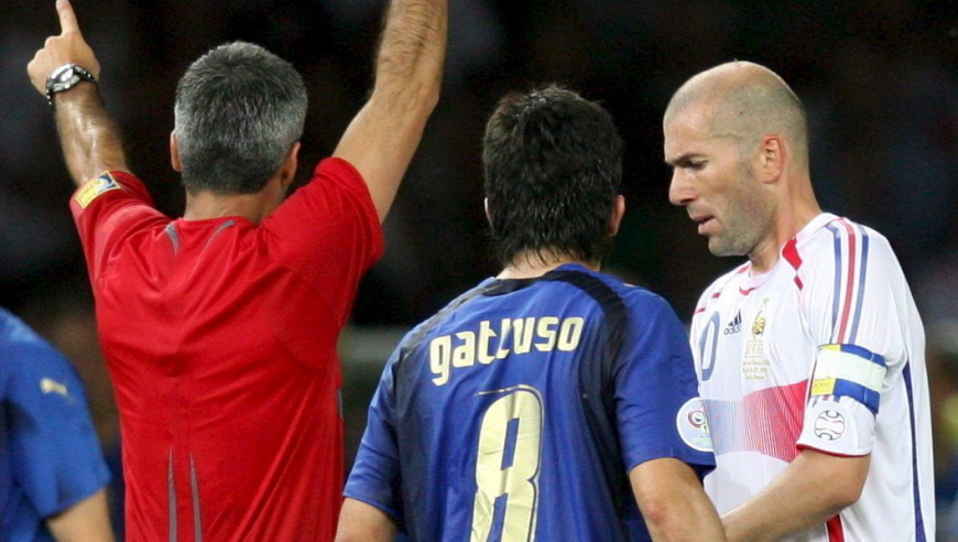 齐祖头槌真相！马特拉齐：他说要送我球衣，我回了句Bari式垃圾话