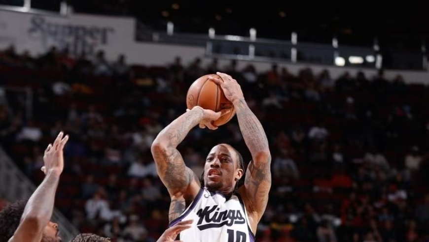 伦纳德31+6创队史纪录却伤退！快船三巨头轰80分，难耐威少三双