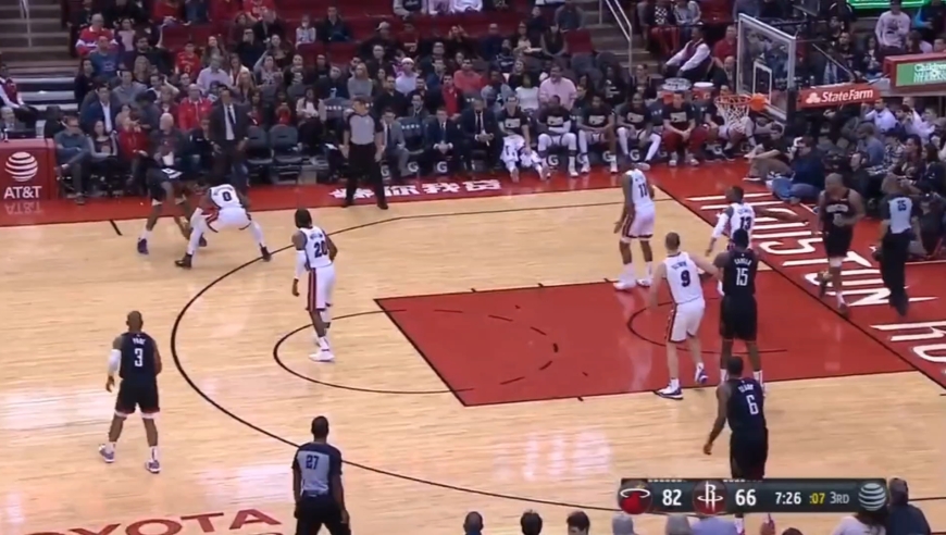 回顾19年哈登对阵热火拿下58分7篮板10助攻高能表现