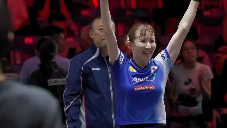 早田希娜决胜局追回赛点逆转蒯曼险些落泪 马琳黑脸表情十分严肃