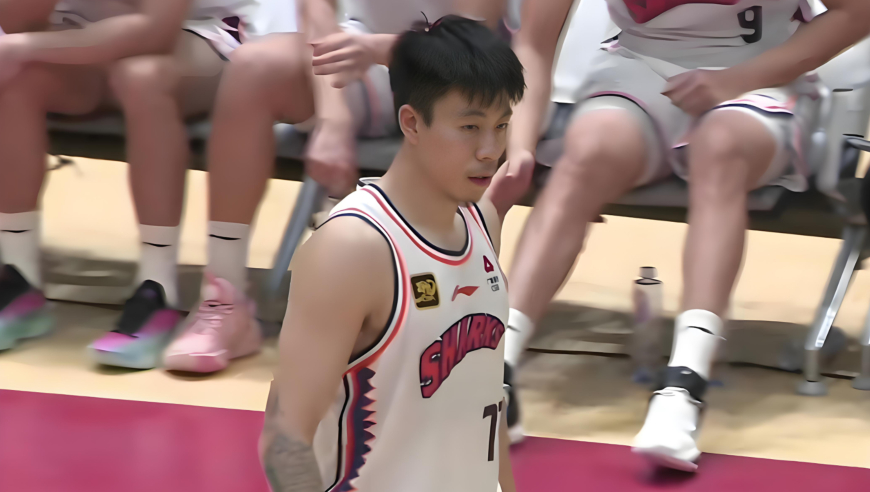 上场 | 国内首秀仅7分，上篮被帽误攻不断，张镇麟为啥如此挣扎