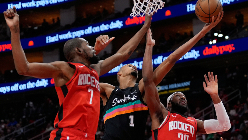 火箭马刺决胜时刻：马刺三分钟仅一次铁血两分 火箭轰7-0大逆转