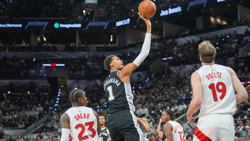 28日NBA官方十佳球：文班亚马360度上篮 弗拉格遭死亡隔扣