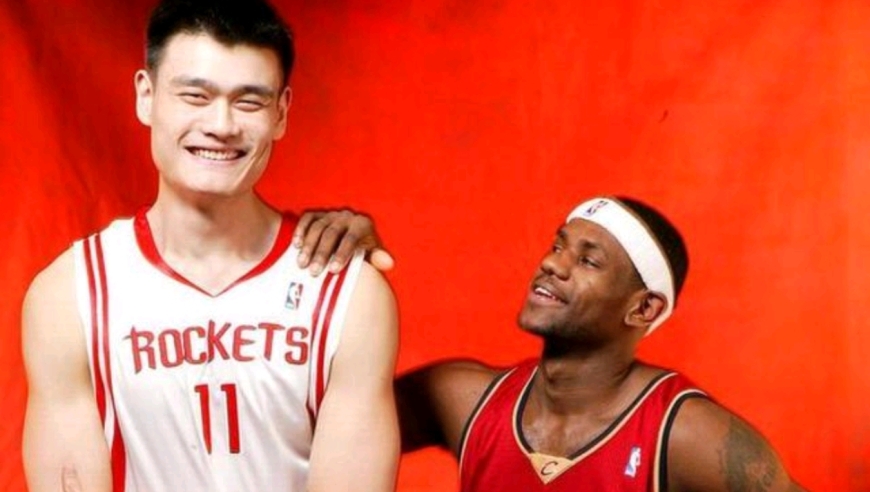 姚明45岁生日快乐！回顾“小巨人”职业生涯十大经典战役！