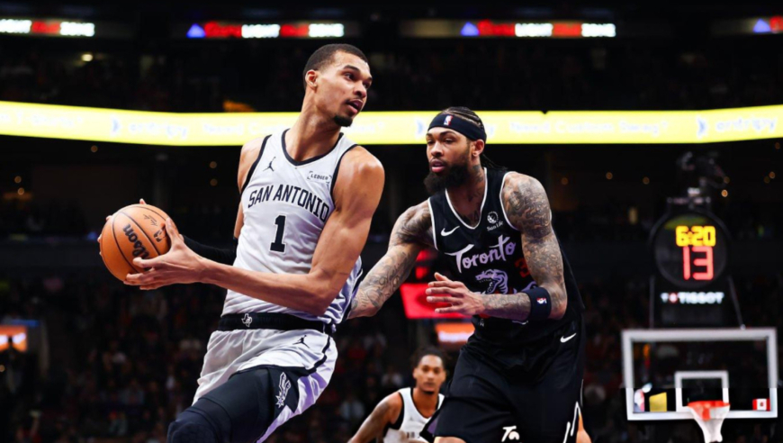 马刺猛龙决胜时刻：文班关键抓帽＆马刺罚球6中2险遭逆转 英格拉姆失绝平