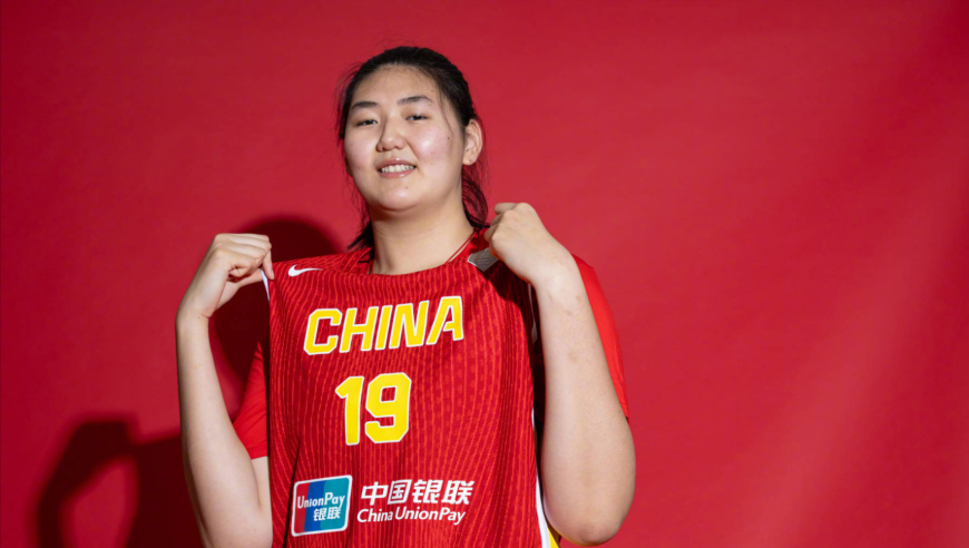 篮下霸主！张子宇vs韩国集锦：11中7砍18分 多次一打三
