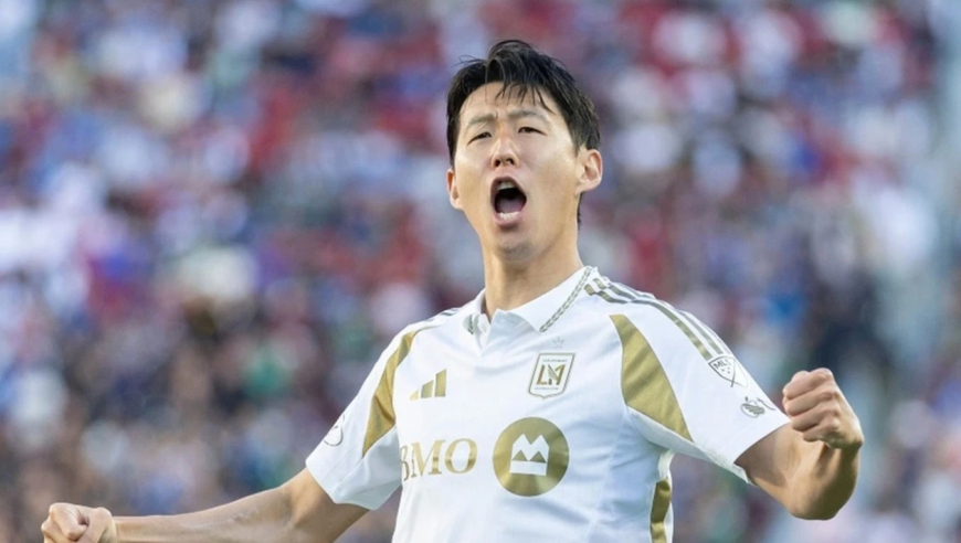 降维打击！孙兴慜再轰神仙球：狂飙半场踩单车戏耍对手小角度爆射