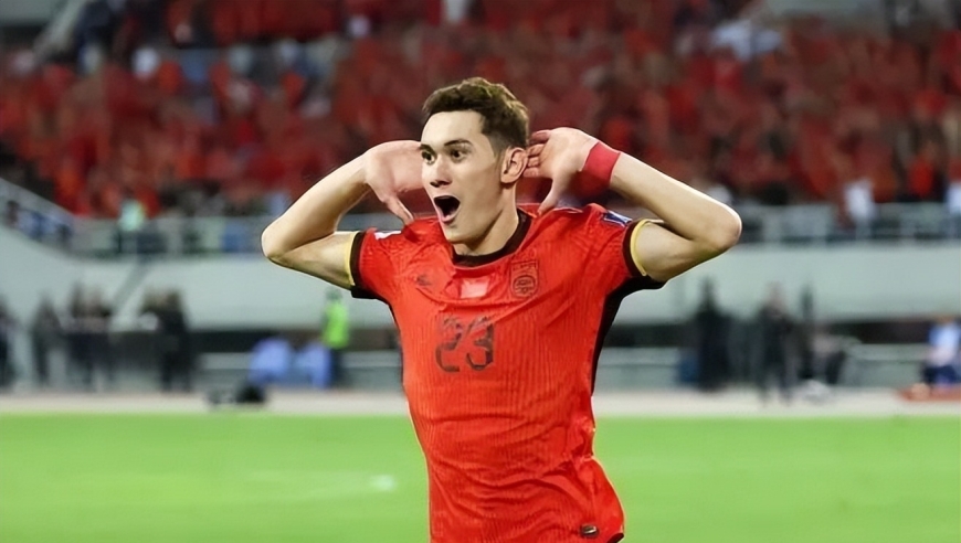 拜天拜地拜合拉木 这次不是租借 新疆红星正式转会成都蓉城