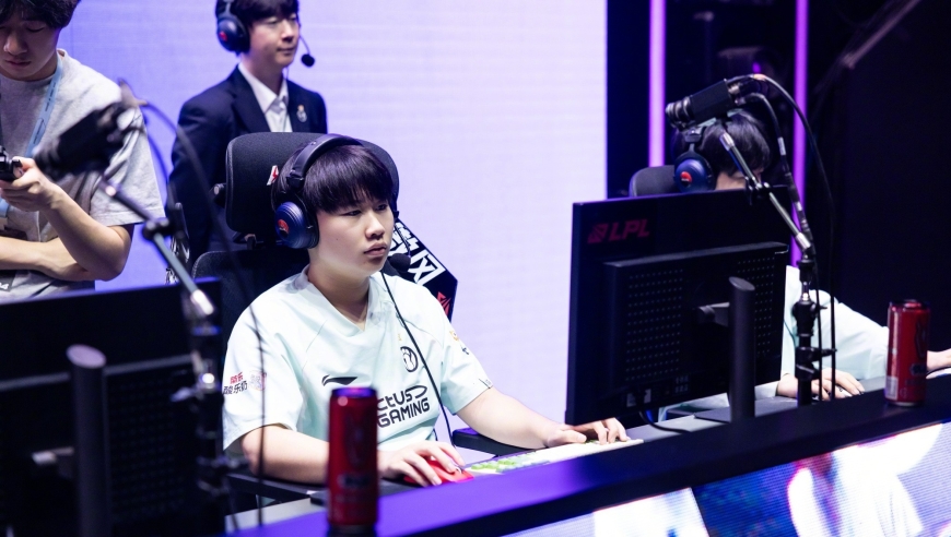 IG2-0横扫BLG，锁定登峰组第2！Gala伤害爆炸，ELK表现不佳