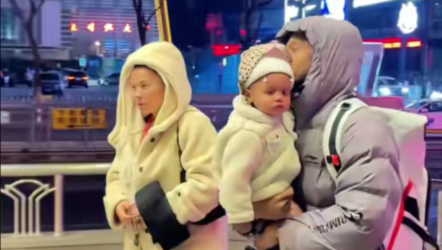 伤心！辽宁队小外援带着老婆、孩子默默地离开沈阳 无人送别