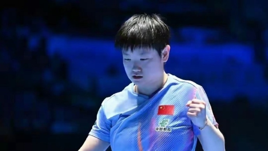 800个心眼子！孙颖莎训练见闺蜜迪亚兹过来，怕她抢球台马上指另一边球台