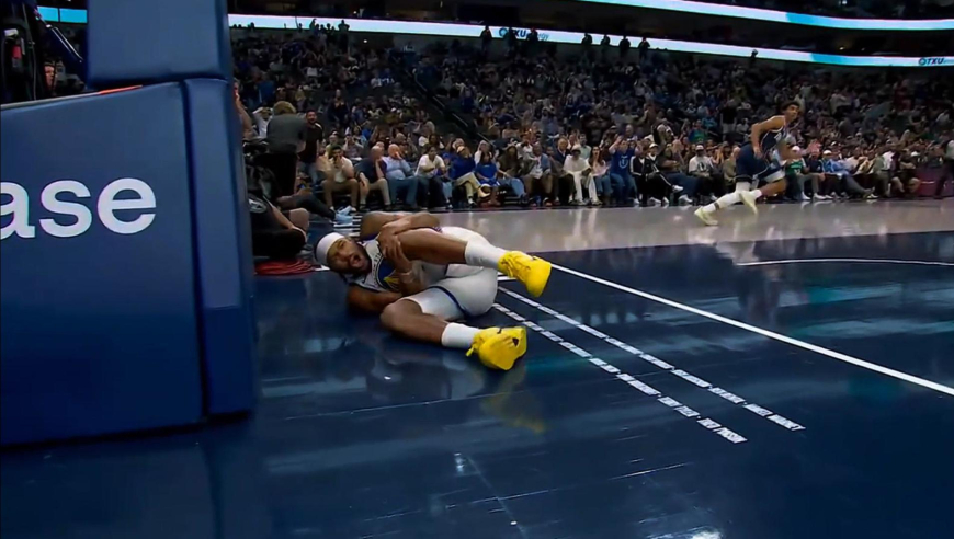 勇士独行侠加时赛全过程：勇士轰7-0碾压独行侠 穆迪重伤被抬出场